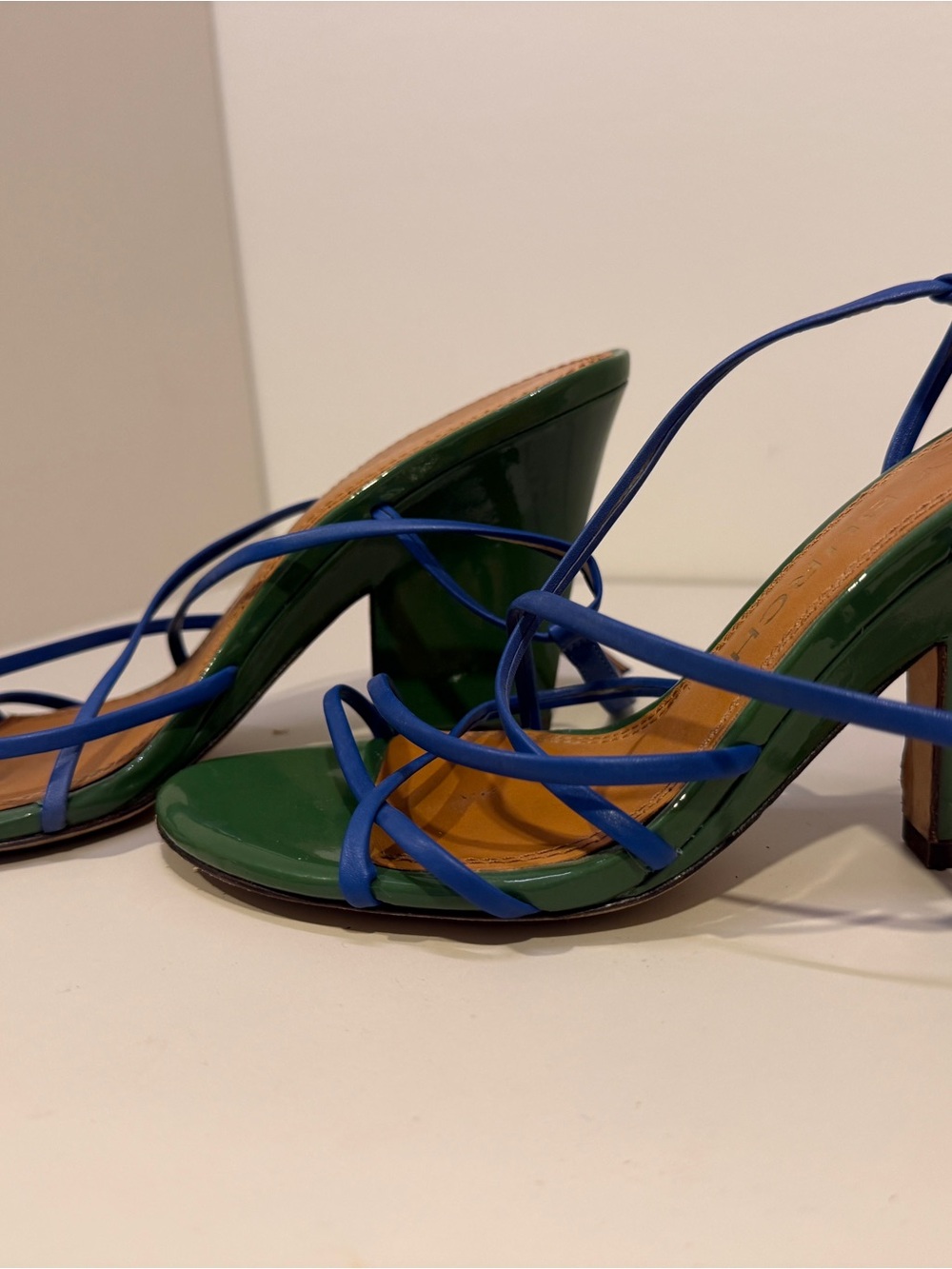 Tory Burch Green Patent Sandals with Blue Strappy Detail - Picture 4 of 7